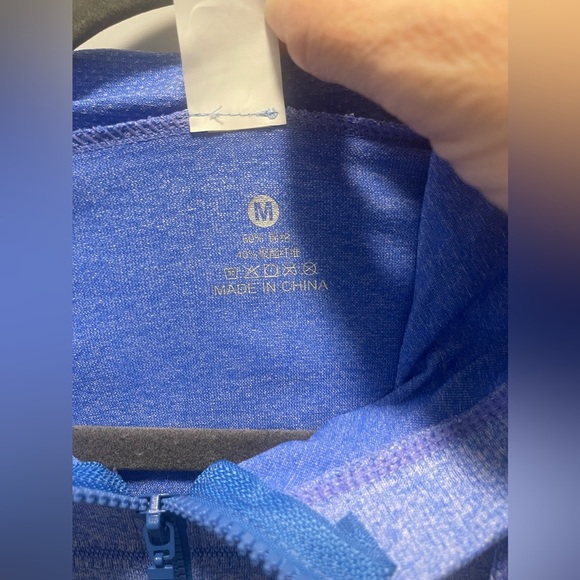 Hayden 
Womens athletic jacket 
Size Medium 
NWOT - Picture 3 of 5